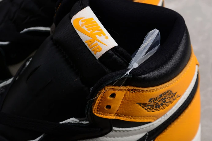 NewStyle air jordan 1 high og “yellow toe” 555088- 1659