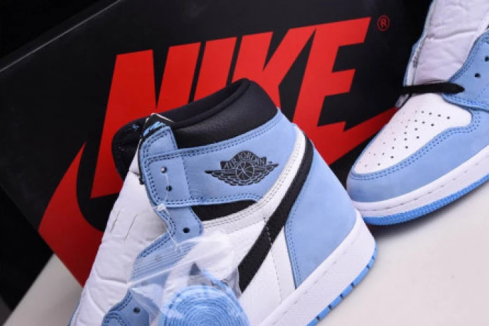 Popular AIR JORDAN 1 RETRO HIGH WHITE UNIVERSITY BLUE BLACK 555088- 840