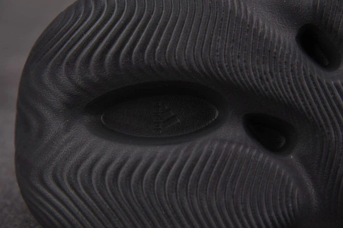 Popular Adidas Yeezy Foam RNNR Onyx HP 401