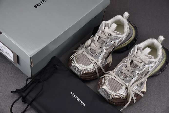 Popular BLCG 3XL SNEAKER 734731 W1XL4 2748