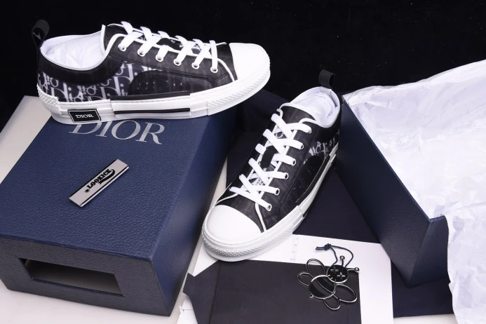Popular DR B23 Low Top Oblique Sneaker Black & White 2833