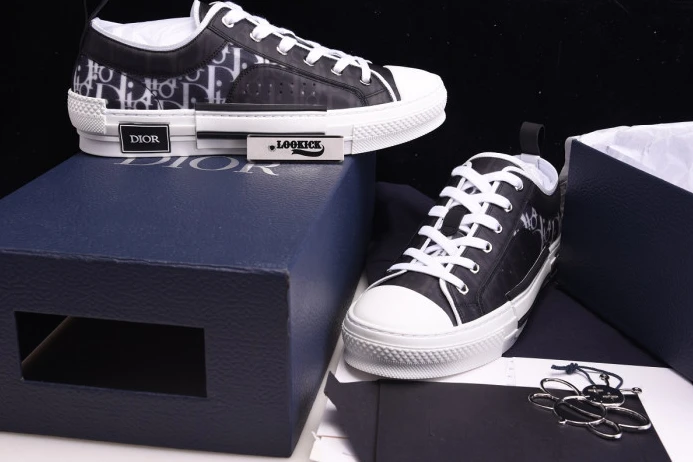 Popular DR B23 Low Top Oblique Sneaker Black & White 2833
