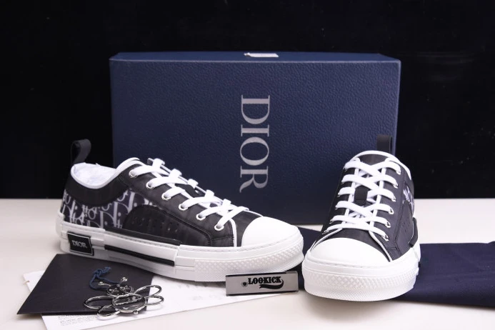Popular DR B23 Low Top Oblique Sneaker Black & White 2833