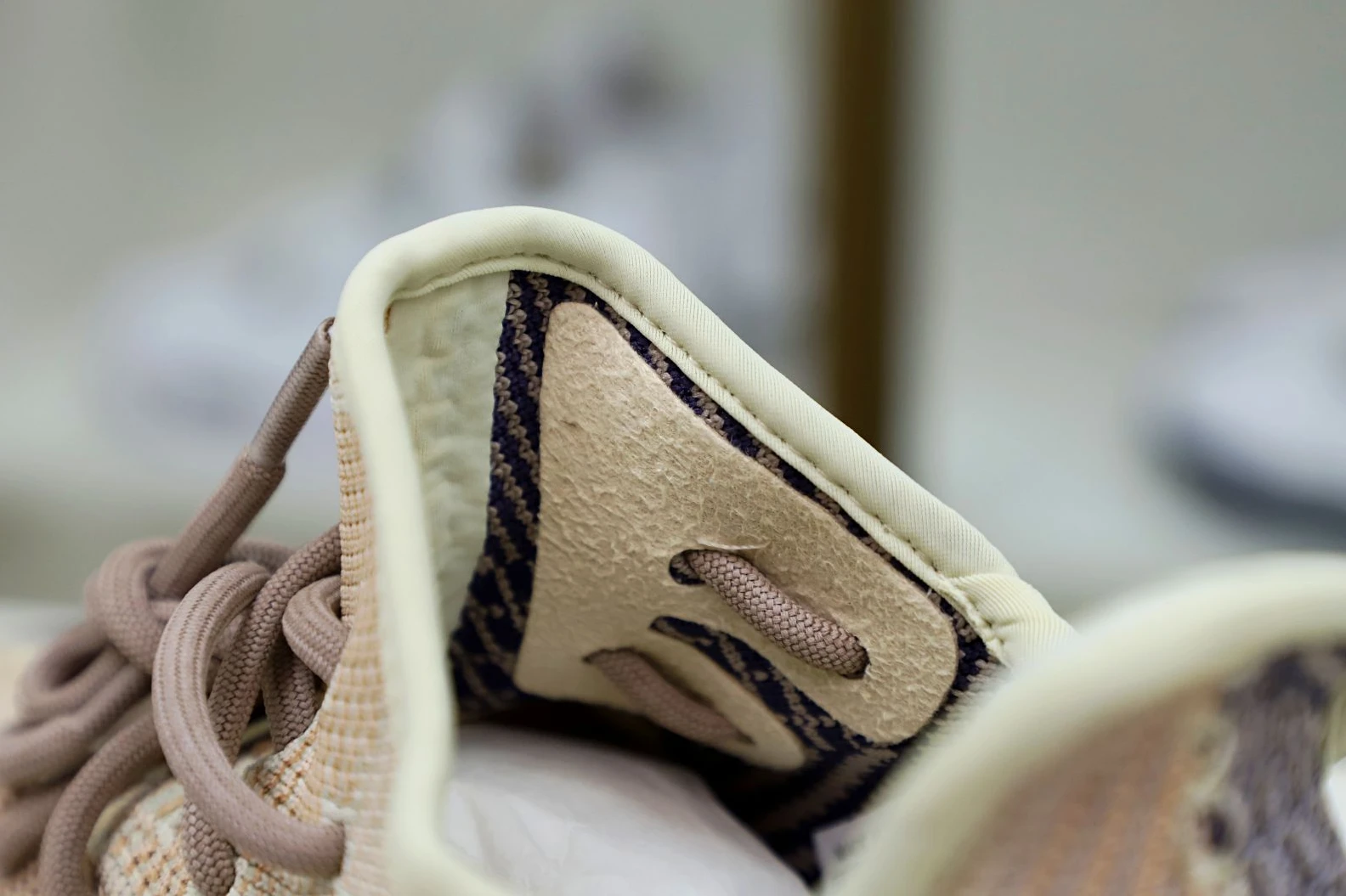 Popular Kimikick YEEZY BOOST 350 V2 'ASH PEARL' 81