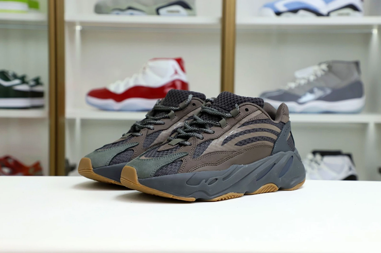 Popular Kimikick Yeezy boost 700 V 28