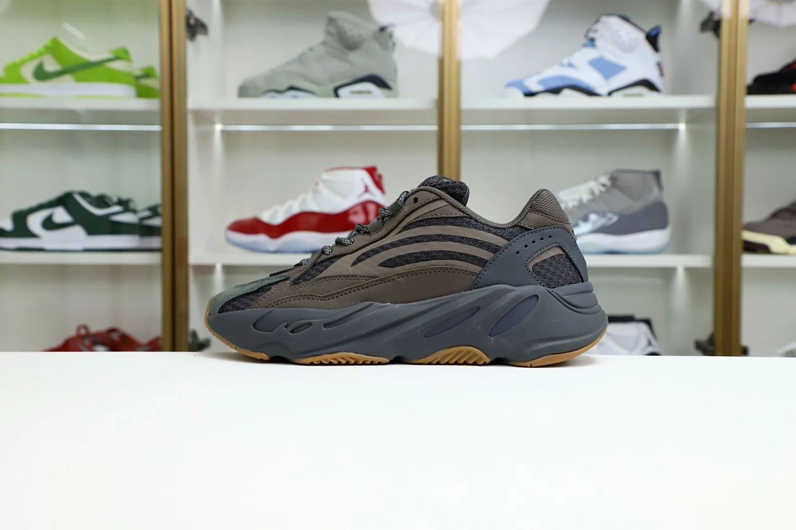 Popular Kimikick Yeezy boost 700 V 28
