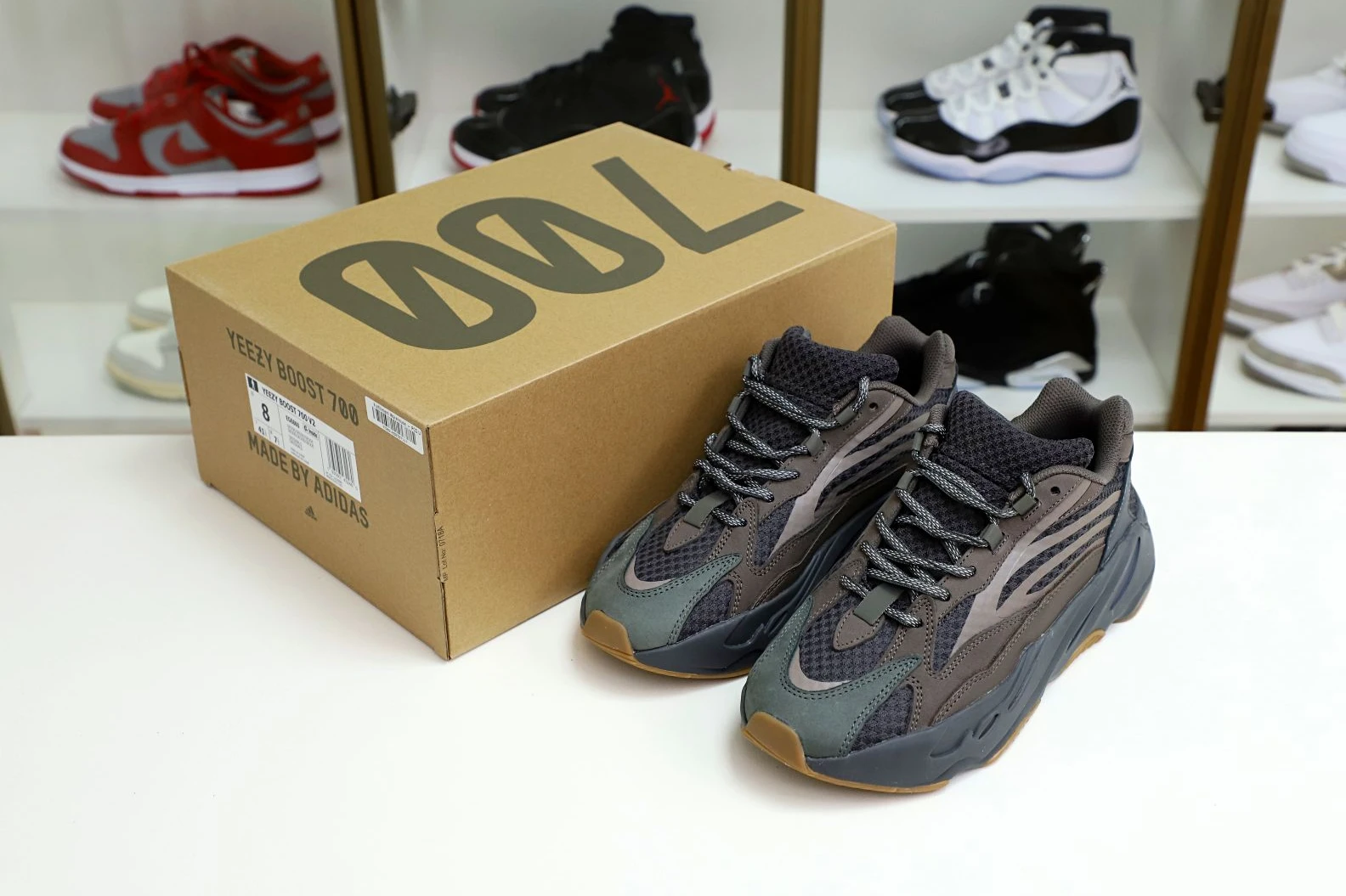 Popular Kimikick Yeezy boost 700 V 28