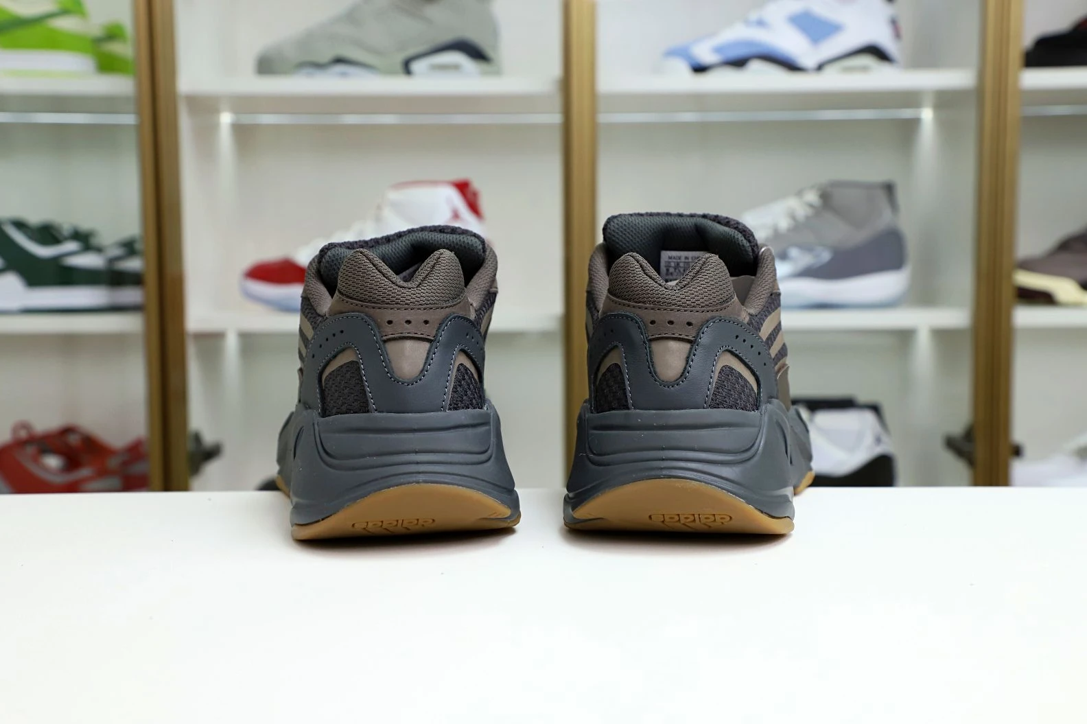 Popular Kimikick Yeezy boost 700 V 28