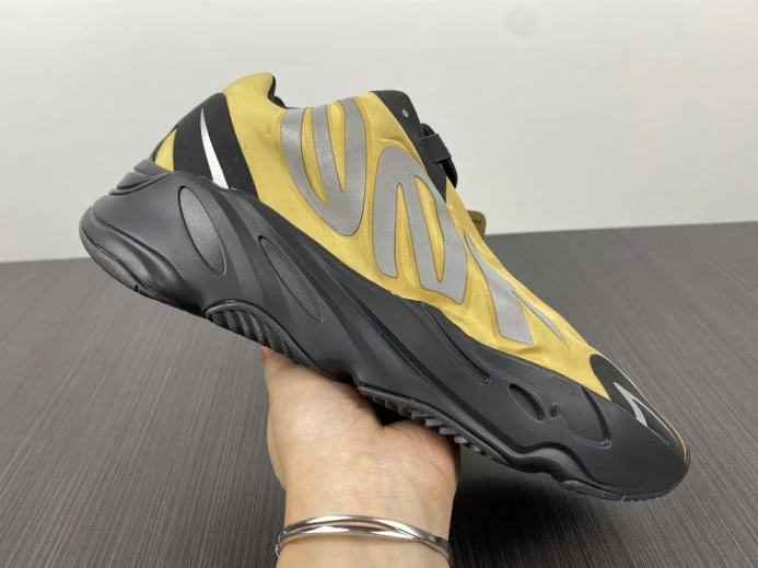 Popular Yeezy Boost 700 MNVN 'Honey Flux' GZ 382