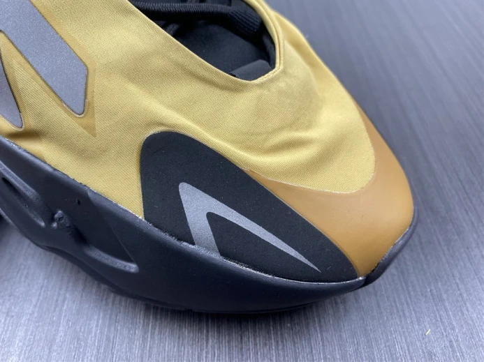 Popular Yeezy Boost 700 MNVN 'Honey Flux' GZ 382
