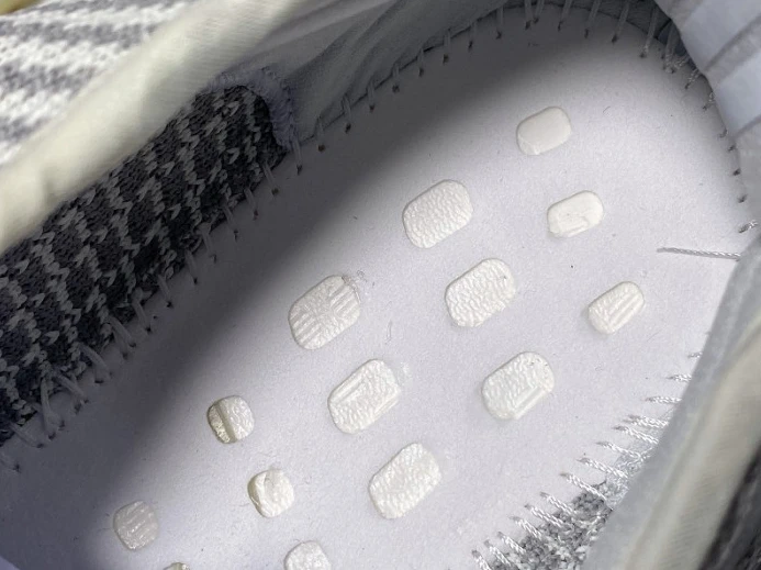 Popular ad*s yeezy boost 350 v2 yeshaya fx 226