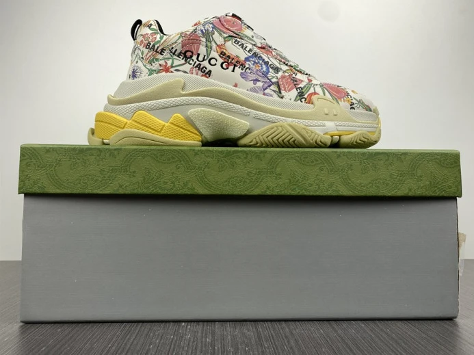 Popular triples trainer sneakers 2282