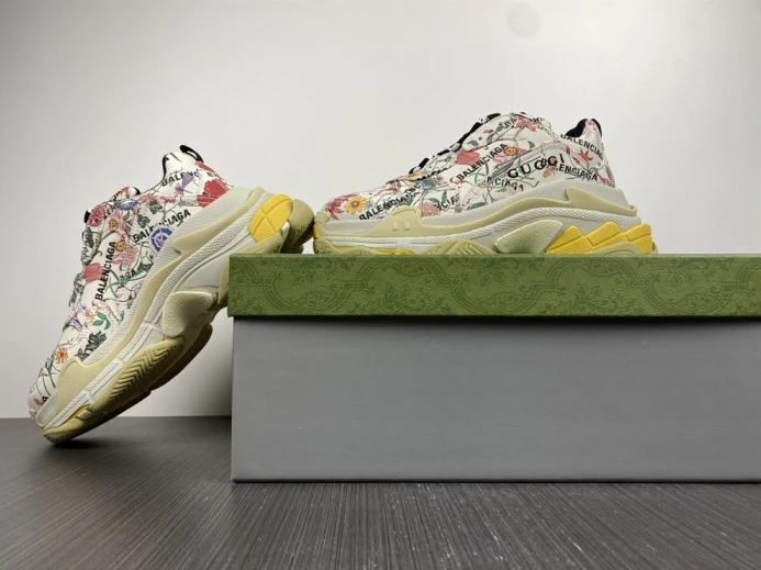 Popular triples trainer sneakers 2282