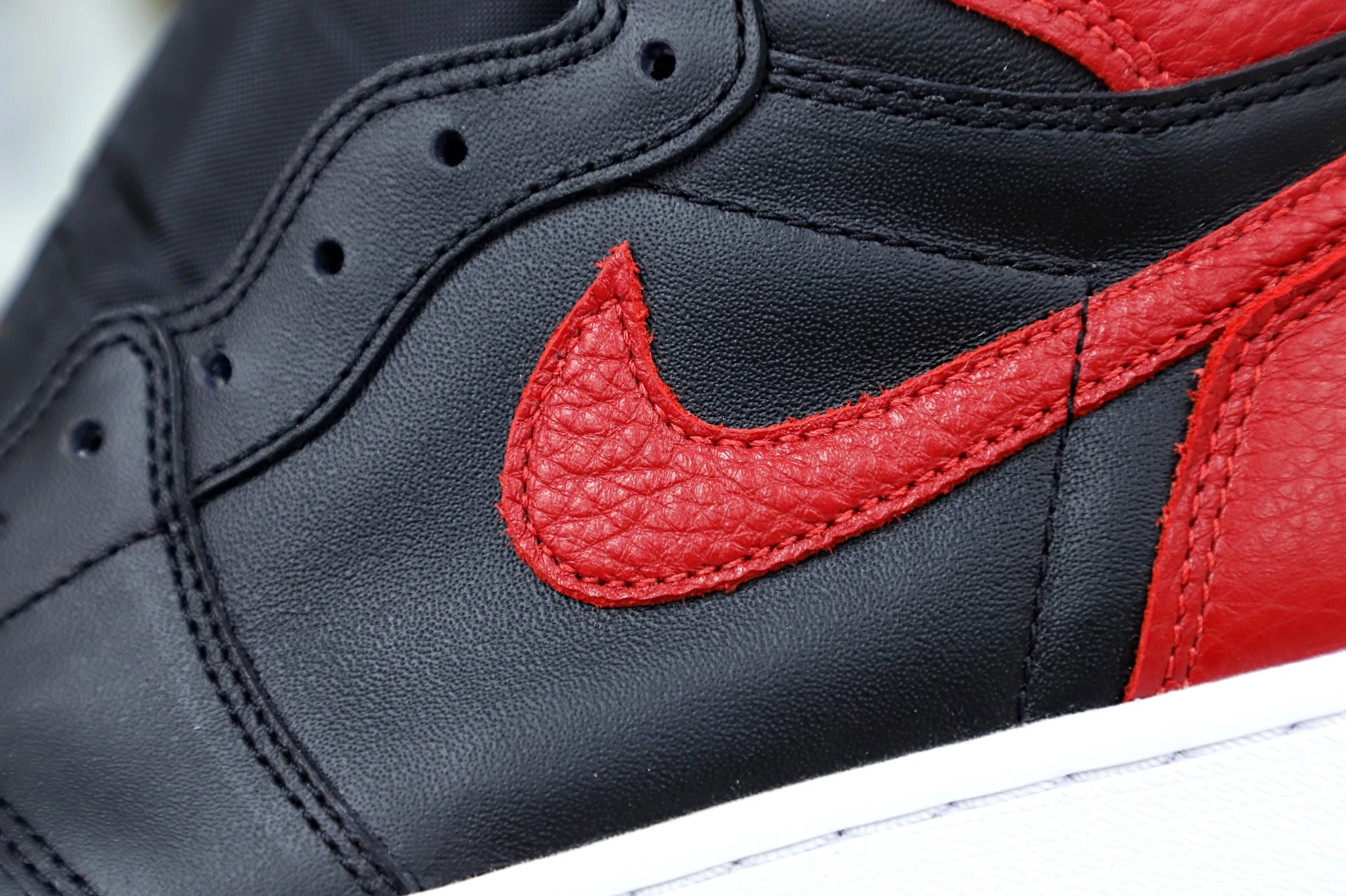 SmartChoice Kimikick AIR JORDAN 1 RETRO HIGH OG 'BRED' 2005