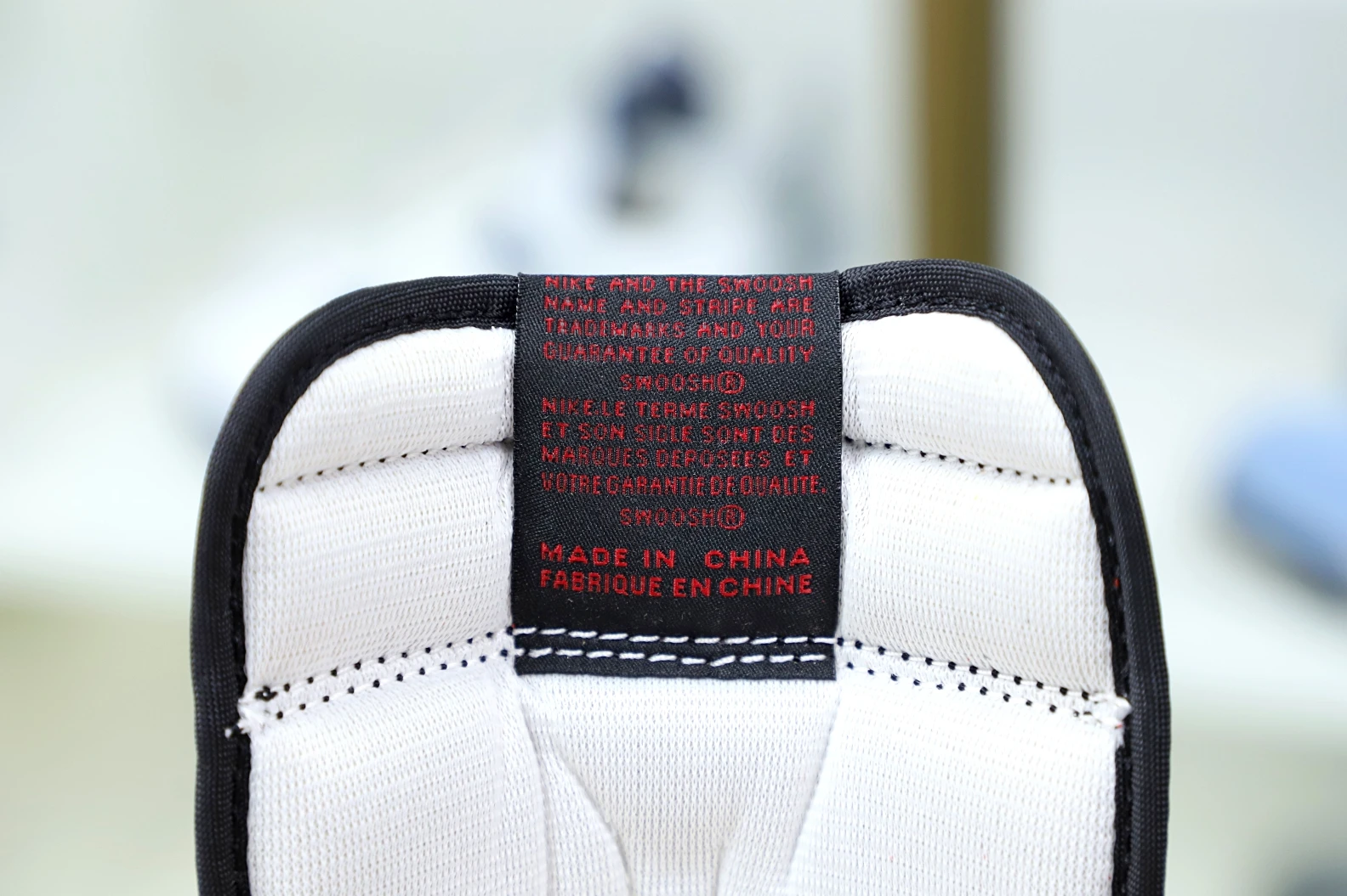 SmartChoice Kimikick AIR JORDAN 1 RETRO HIGH OG 'BRED' 2005