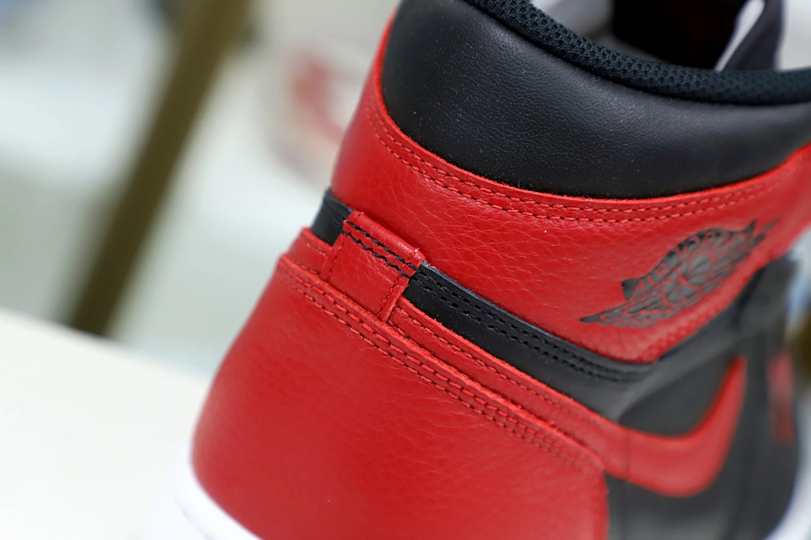 SmartChoice Kimikick AIR JORDAN 1 RETRO HIGH OG 'BRED' 2005