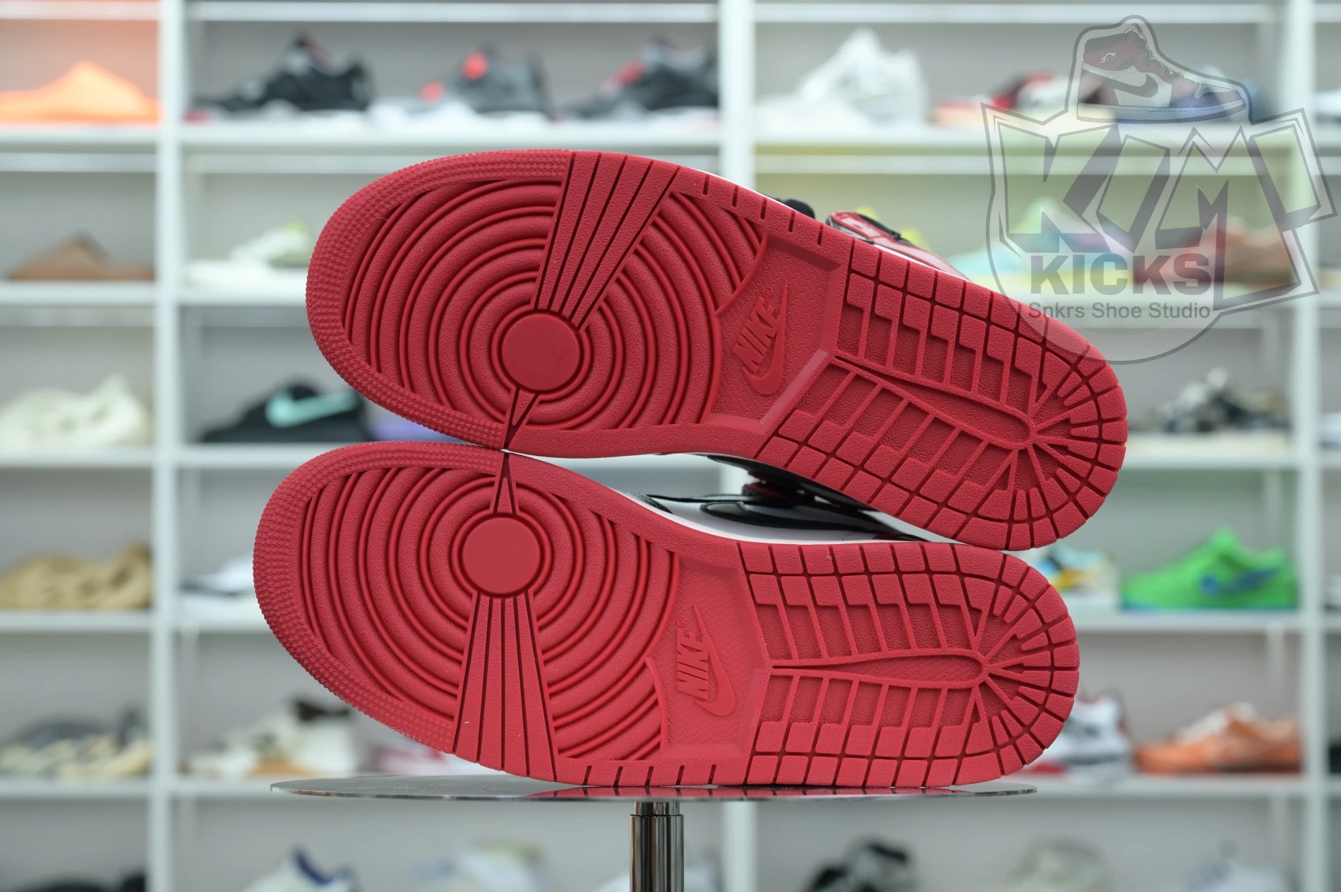 SmartChoice Kimikick Jordan Air Jordan 1High OG“Black Toe Reimagined” 1850
