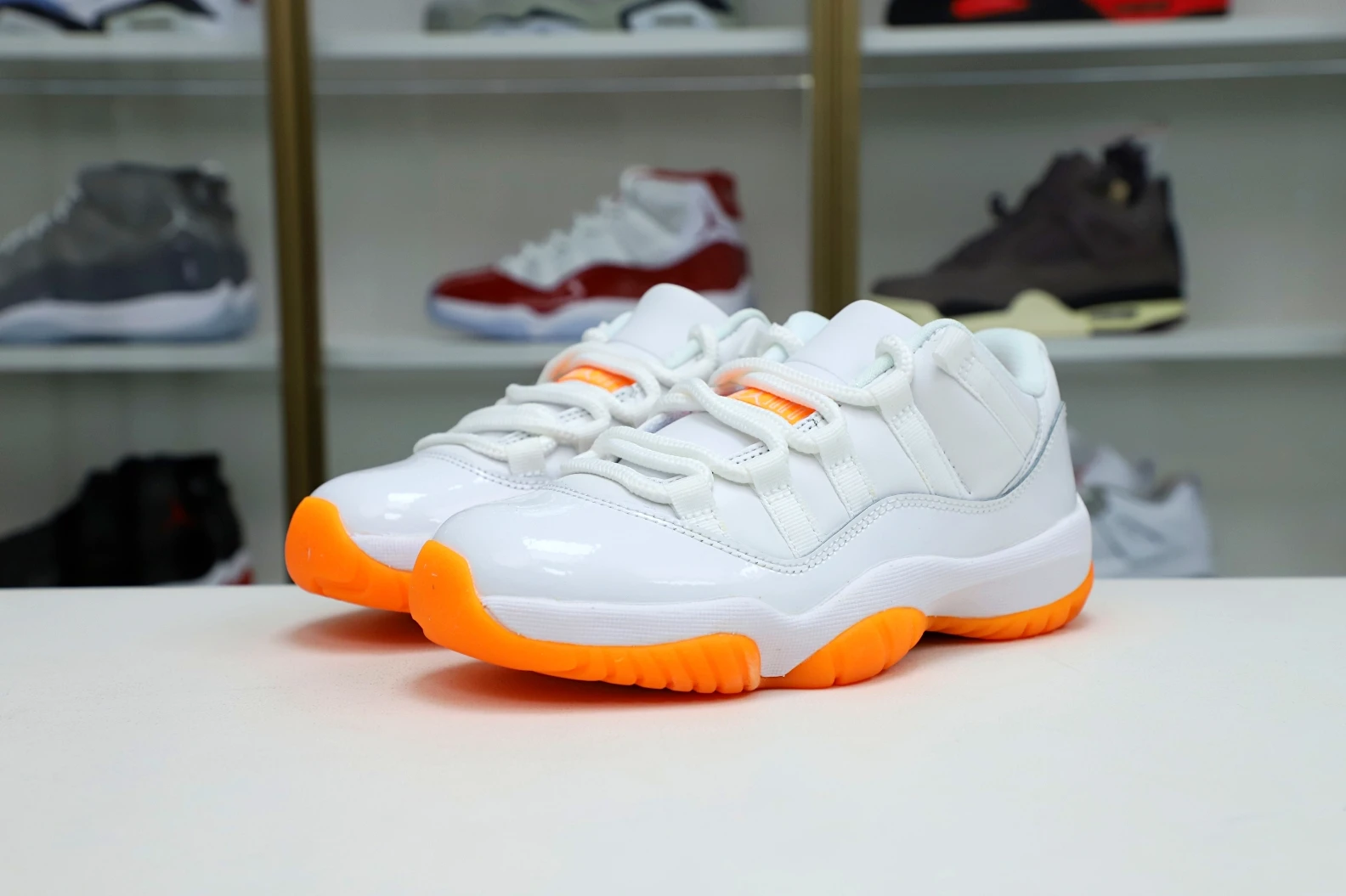 SmartChoice Kimikick WMNS AIR JORDAN 11 RETRO LOW 'BRIGHT CITRUS' 2015