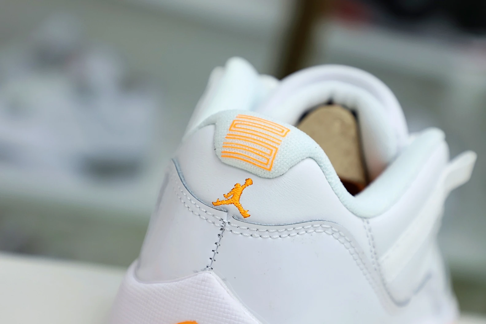 SmartChoice Kimikick WMNS AIR JORDAN 11 RETRO LOW 'BRIGHT CITRUS' 2015