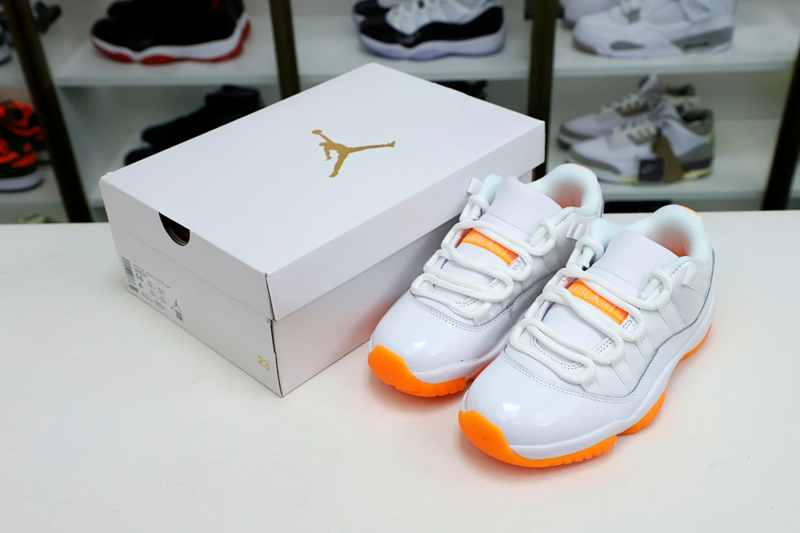 SmartChoice Kimikick WMNS AIR JORDAN 11 RETRO LOW 'BRIGHT CITRUS' 2015