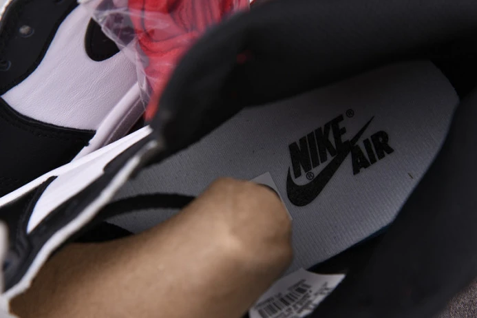 SmartChoice air jordan 1 high og “black toe” white  black-varsity red 555088- 1347
