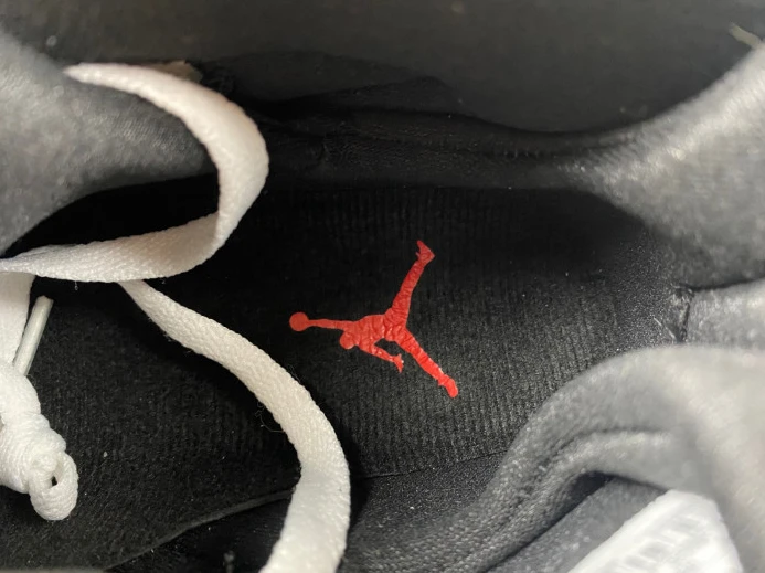 SportInspired Air Jordan 8 Retro Bugs Bunny (2013) 305381- 625