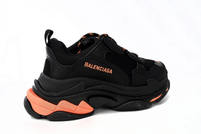 SportInspired BLCG TRIPLE S SNEAKER 524039 W2FA1 2359