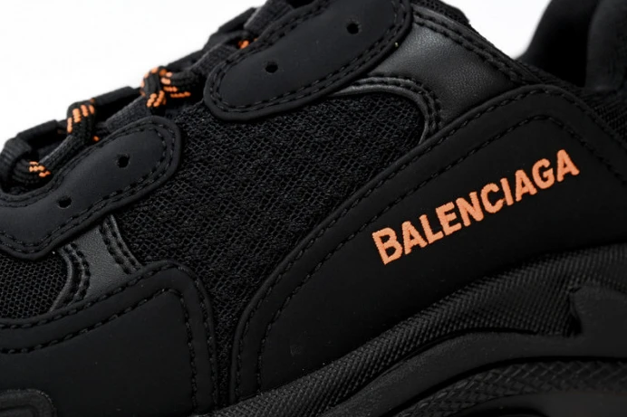 SportInspired BLCG TRIPLE S SNEAKER 524039 W2FA1 2359
