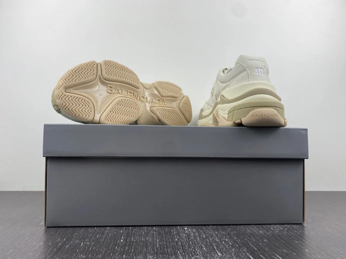 SportInspired BLCG TRIPLE S SNEAKER710156 W3CU2 2370