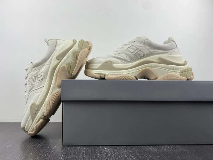 SportInspired BLCG TRIPLE S SNEAKER710156 W3CU2 2370
