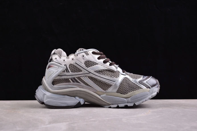 SportInspired Ba*len*cia*ga runner 2339