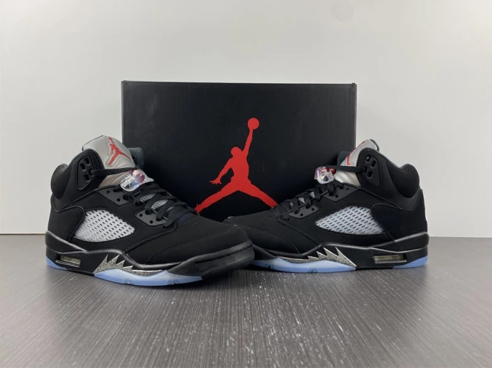 SportInspired Jordan 5 Retro Black Metallic (2016) 845035- 592