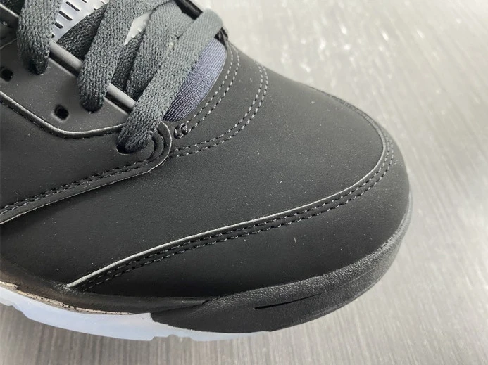 SportInspired Jordan 5 Retro Black Metallic (2016) 845035- 592