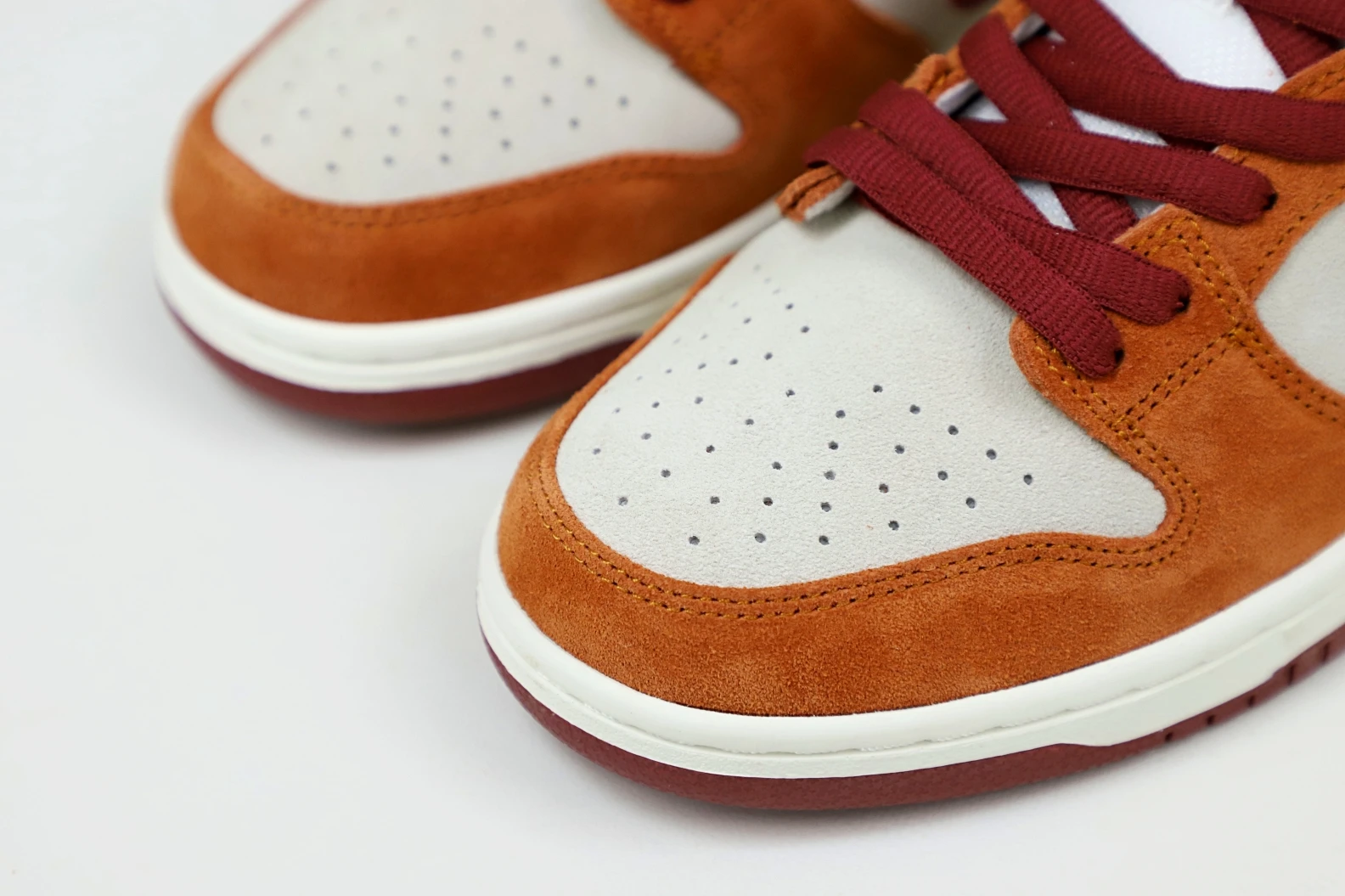 SportInspired Kimikick NIKE SB DUNK LOW PRO DARK RUSSET CEDAR 2969