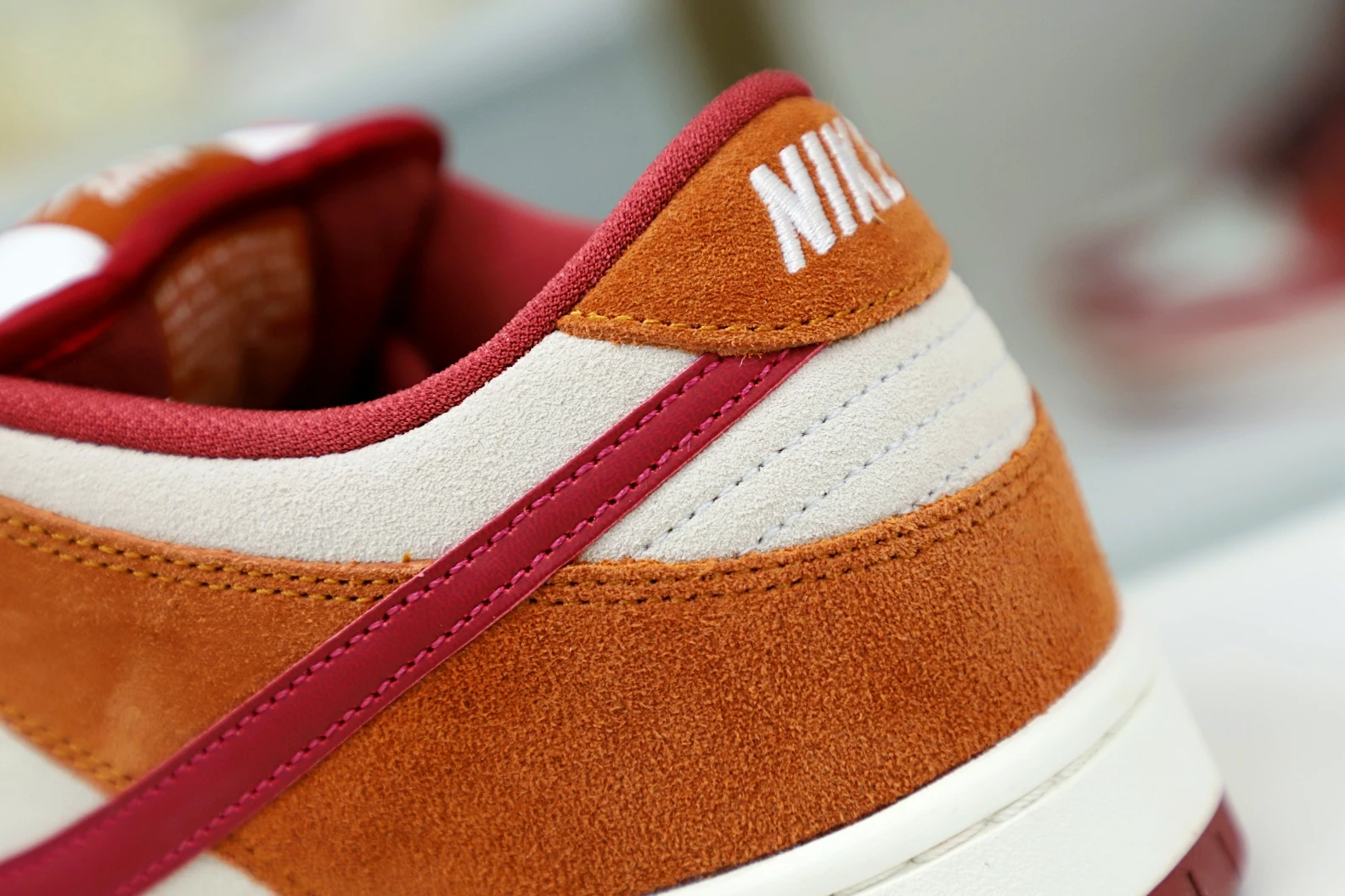 SportInspired Kimikick NIKE SB DUNK LOW PRO DARK RUSSET CEDAR 2969