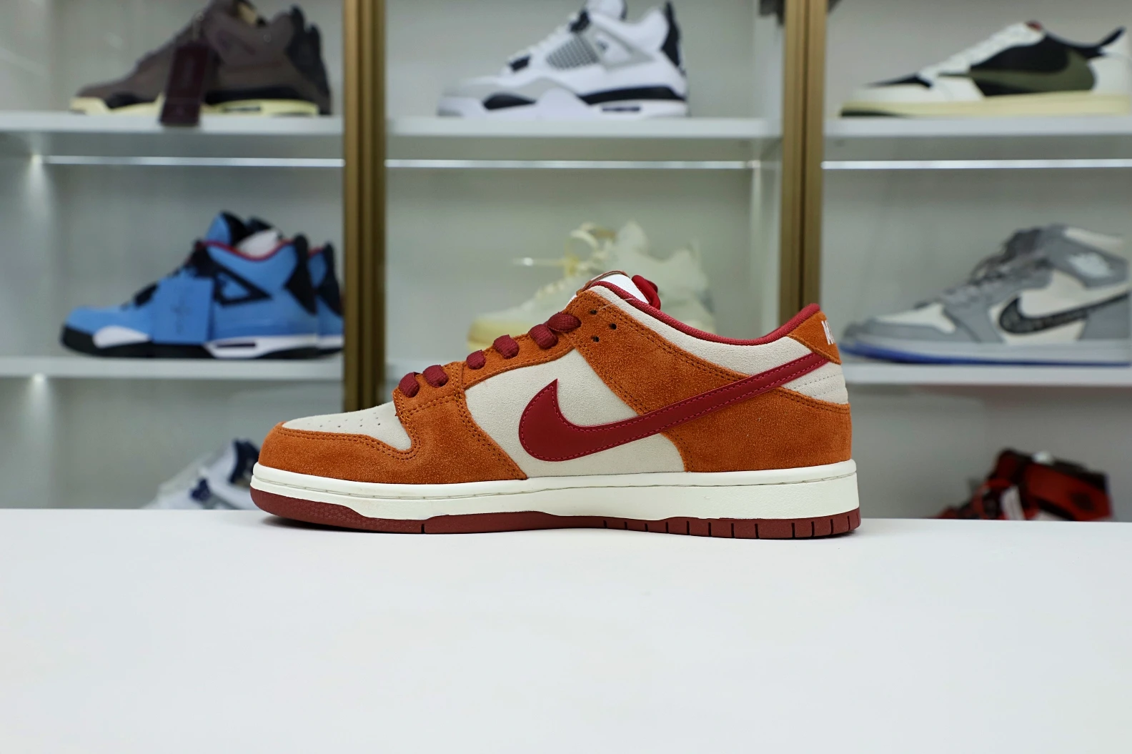 SportInspired Kimikick NIKE SB DUNK LOW PRO DARK RUSSET CEDAR 2969