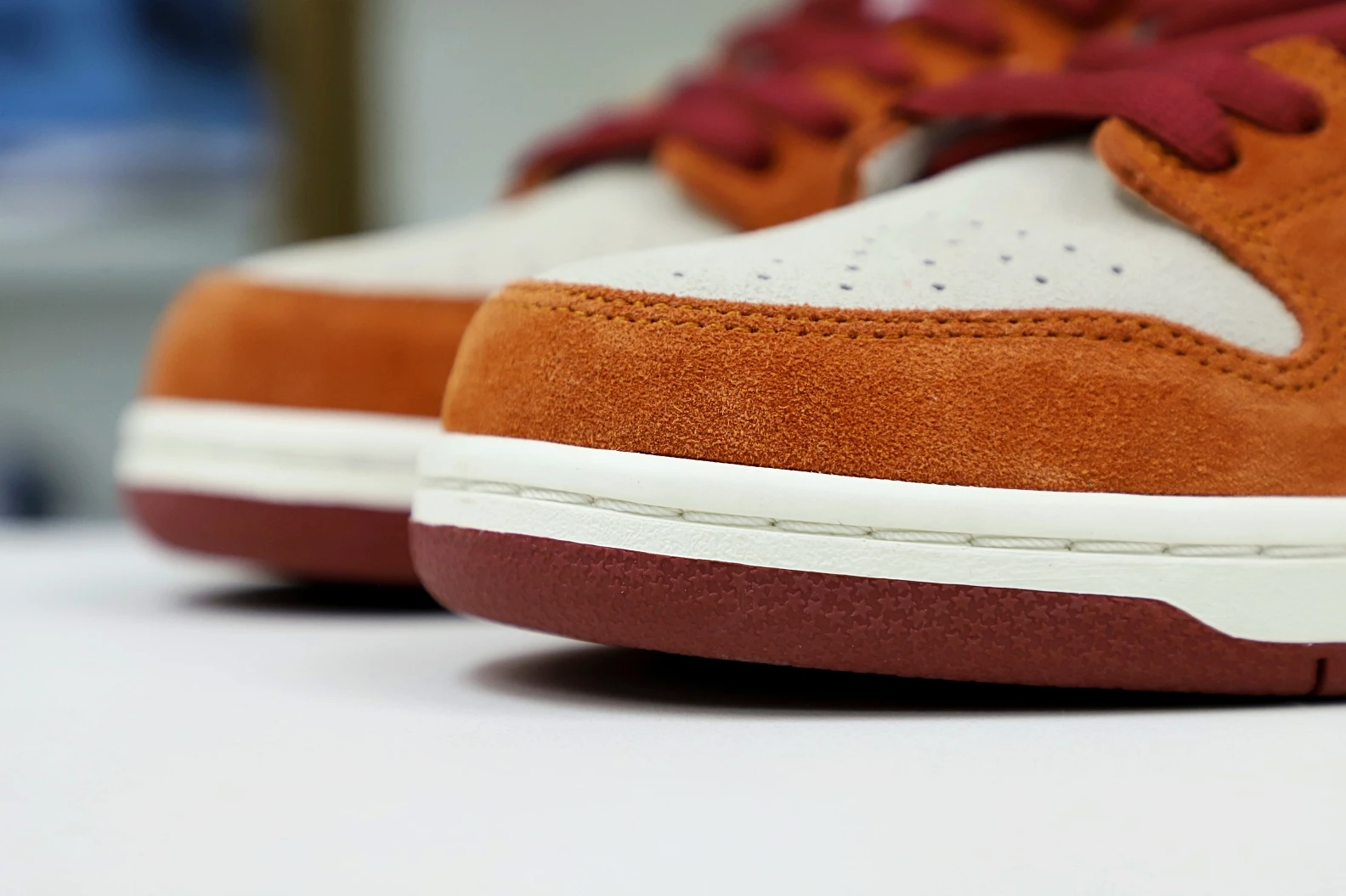SportInspired Kimikick NIKE SB DUNK LOW PRO DARK RUSSET CEDAR 2969