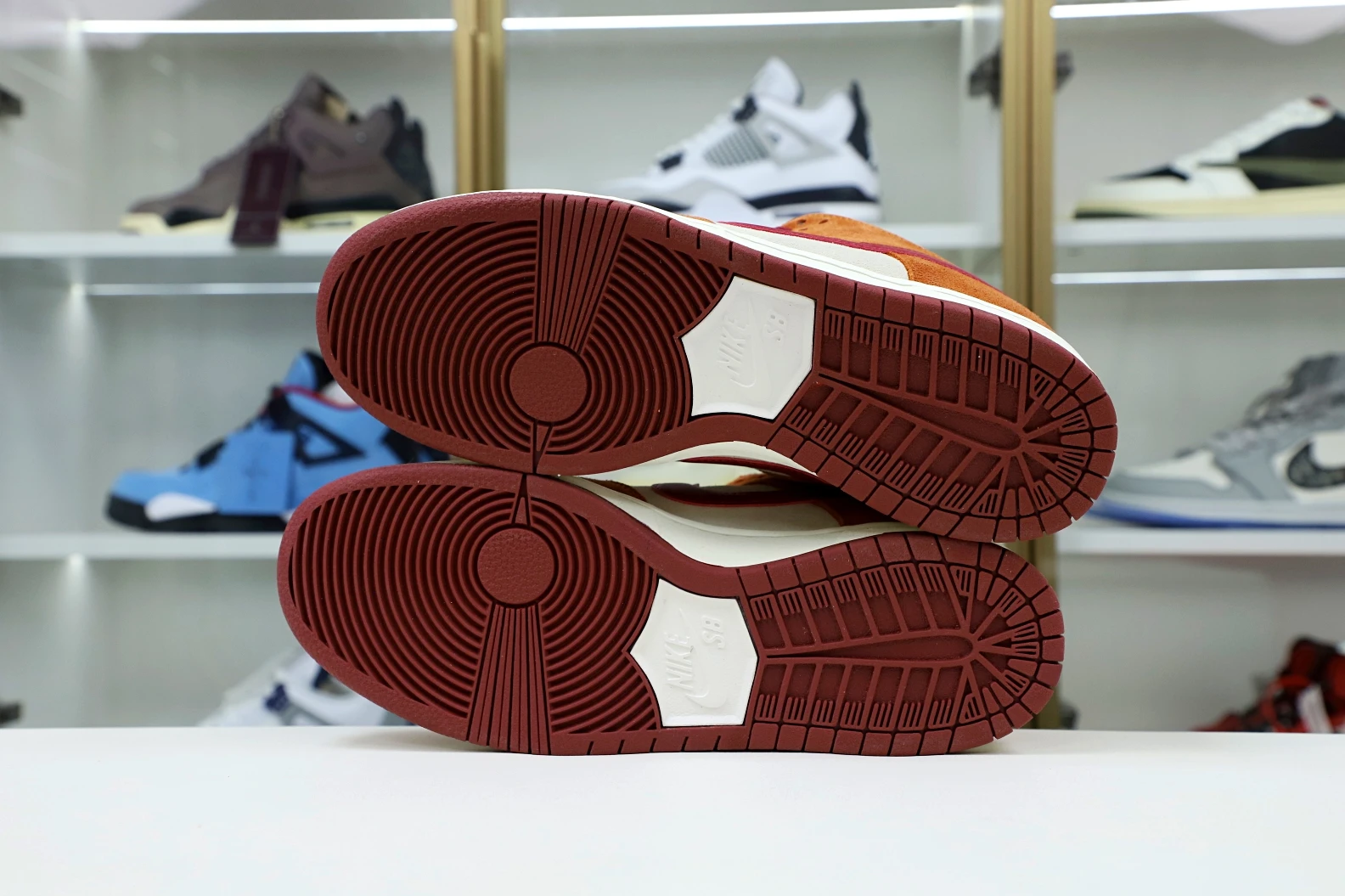 SportInspired Kimikick NIKE SB DUNK LOW PRO DARK RUSSET CEDAR 2969