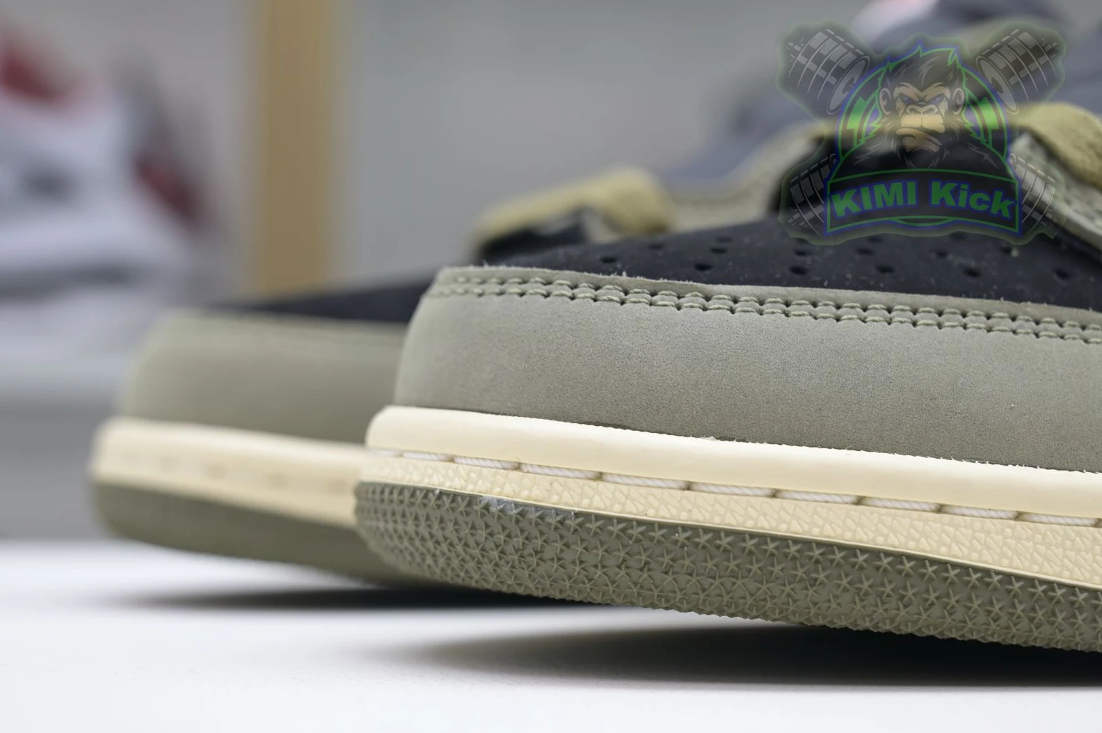 SportInspired Kimikick Travis Scott x Jordan Air Jordan 1 Low OG 7. 1867