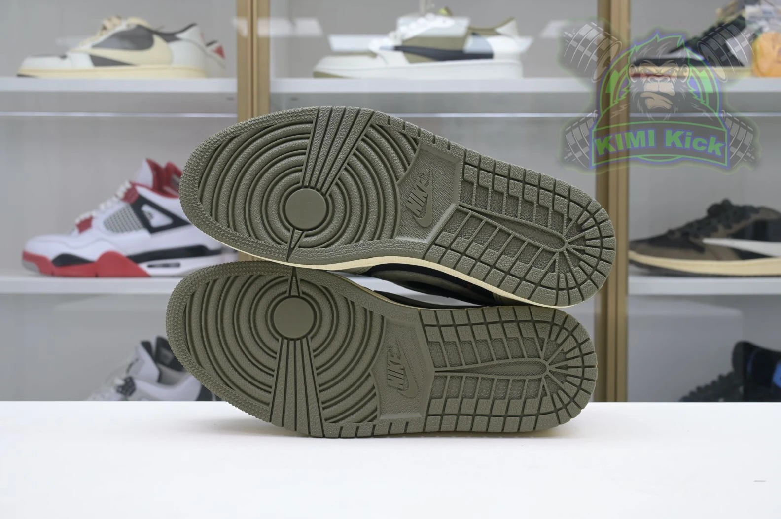 SportInspired Kimikick Travis Scott x Jordan Air Jordan 1 Low OG 7. 1867