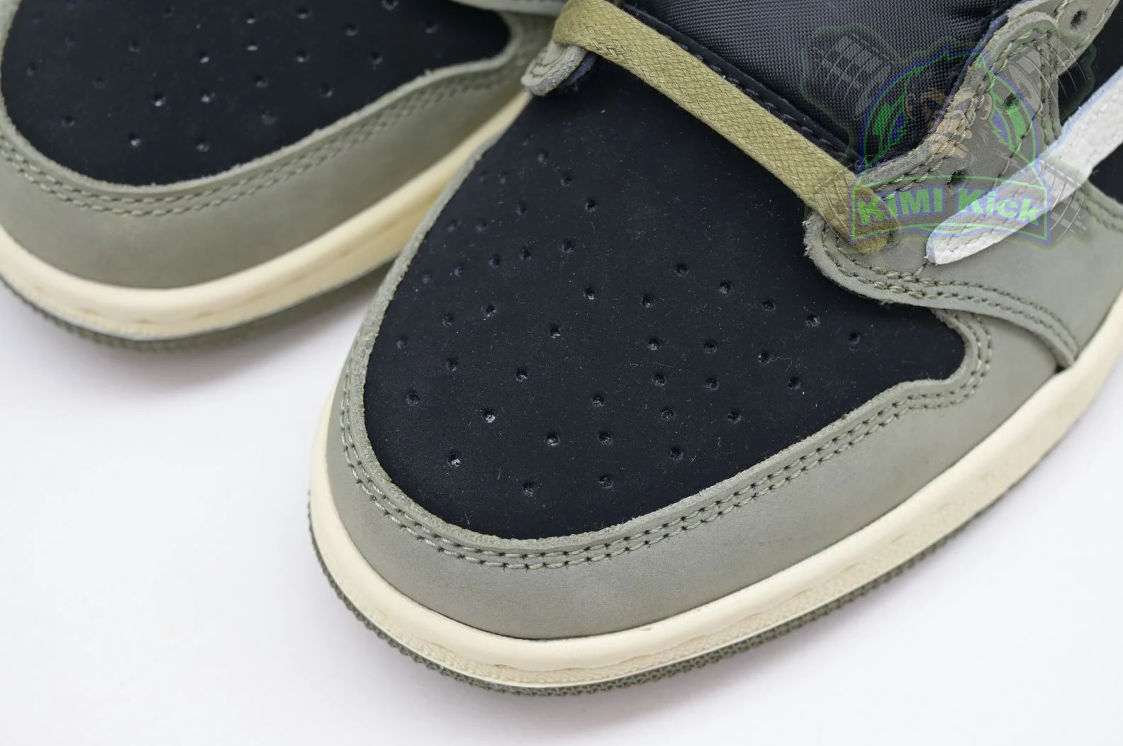 SportInspired Kimikick Travis Scott x Jordan Air Jordan 1 Low OG 7. 1867