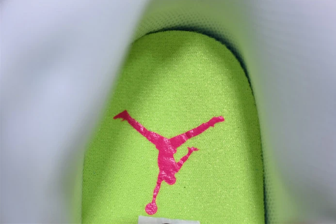 SportInspired air jordan 1 mid se gs ''edge glow'' cv4611- 1248