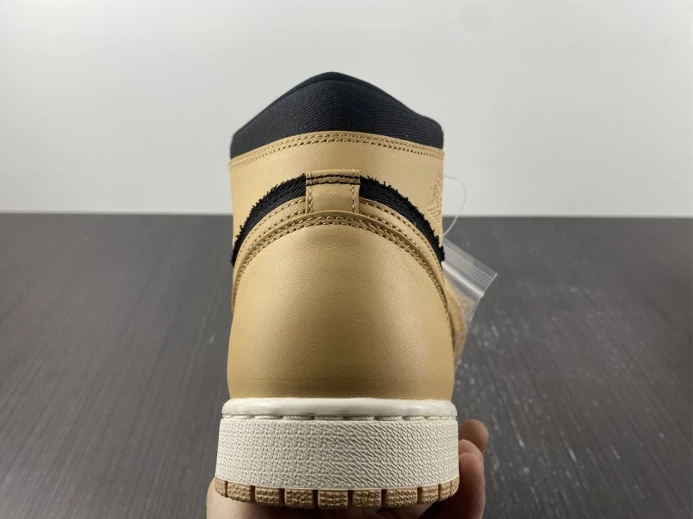 StreetReady Air Jordan 1 High OG Heirloom 555088- 781