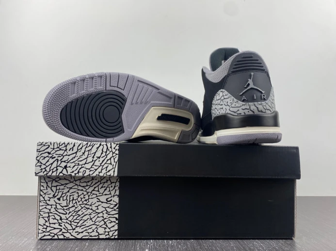 StreetReady Air Jordan 3 WMNS Off Noir CK9246- 534