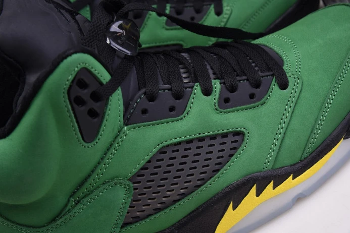 StreetReady Air Jordan 5 SE Oregon Ducks CK6631- 1085