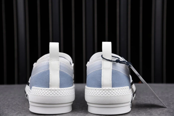 StreetReady DR Homme Kaws Sneaker 2824