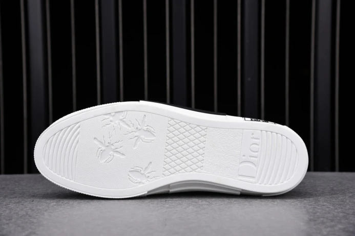 StreetReady DR Homme Kaws Sneaker 2824