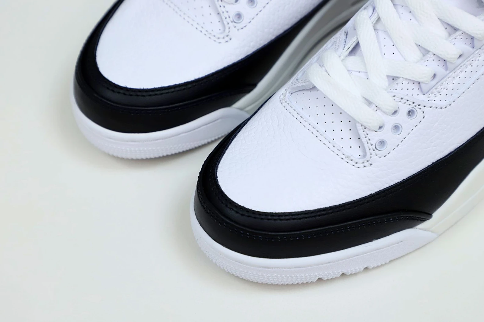StreetReady Kimikick FRAGMENT DESIGN X AIR JORDAN 3 RETRO SP 'WHITE' 1961