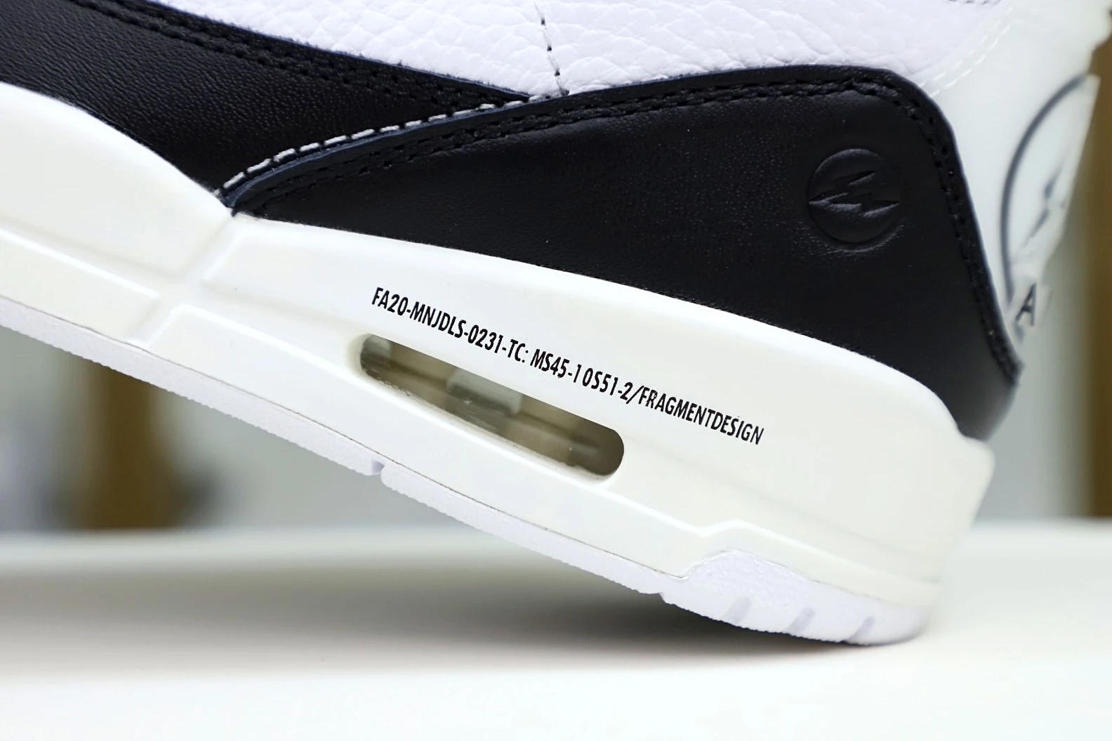 StreetReady Kimikick FRAGMENT DESIGN X AIR JORDAN 3 RETRO SP 'WHITE' 1961