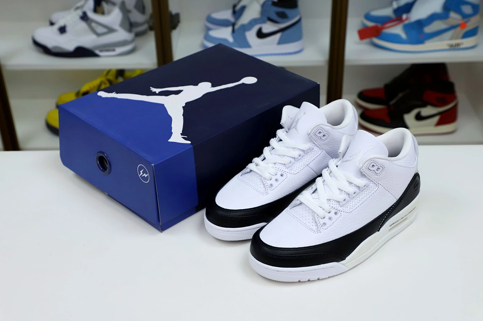 StreetReady Kimikick FRAGMENT DESIGN X AIR JORDAN 3 RETRO SP 'WHITE' 1961